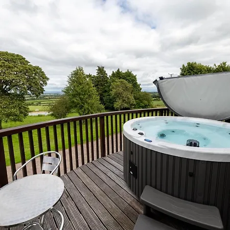 Cloven Stone, Nr Caldbeck Ideal Family With Hot Tub Holiday home Sebergham