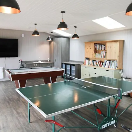 Cloven Stone, Nr Caldbeck Ideal Family With Hot Tub